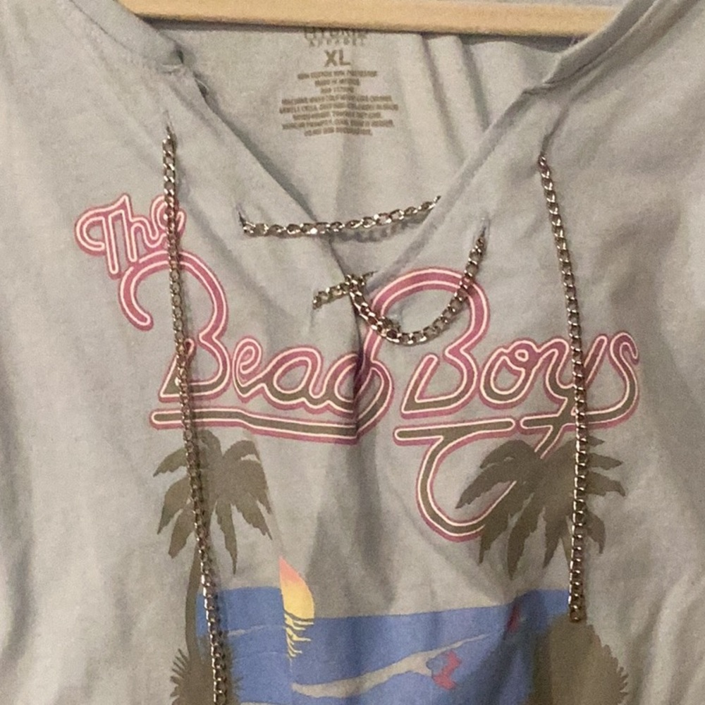 Beach boy graphic tee